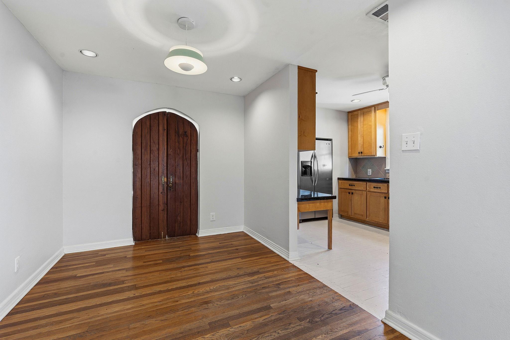 1513 W St Johns Ave, Austin, TX 78757