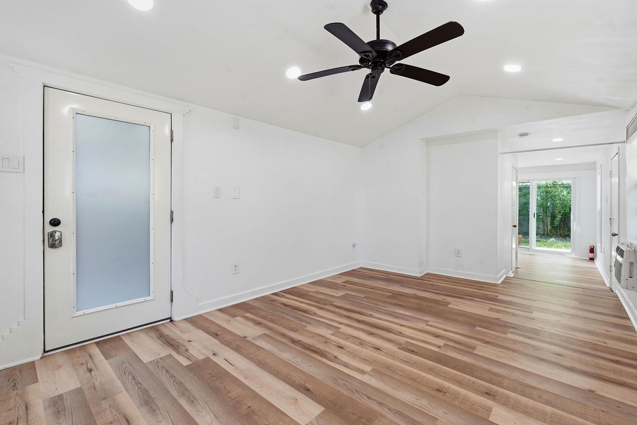 1513 W St Johns Ave, Austin, TX 78757