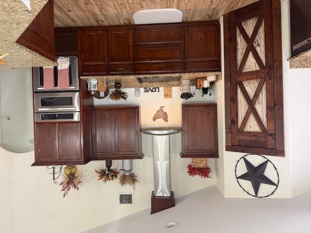 100 County Road 423, Stockdale, TX 78160