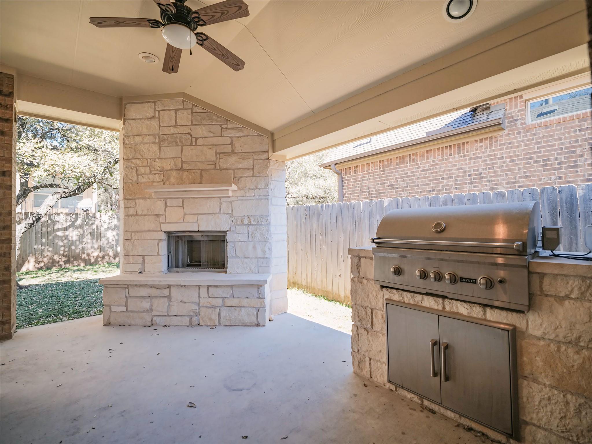 1235 Falling Hills Dr, Georgetown, TX 78628