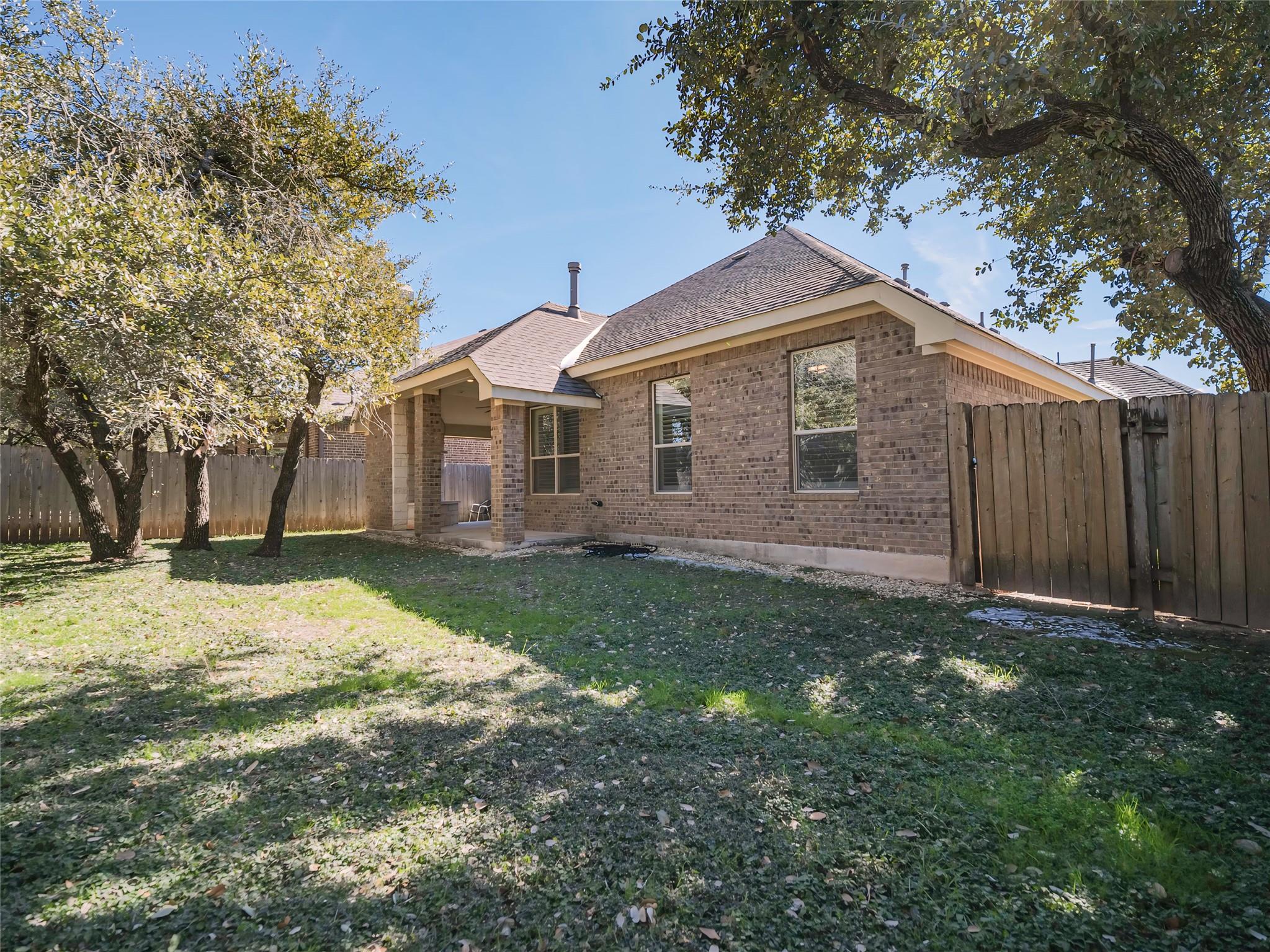 1235 Falling Hills Dr, Georgetown, TX 78628