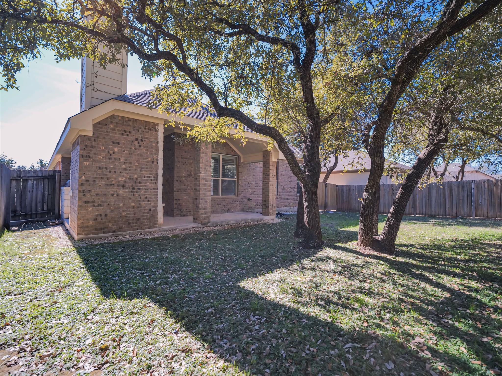 1235 Falling Hills Dr, Georgetown, TX 78628