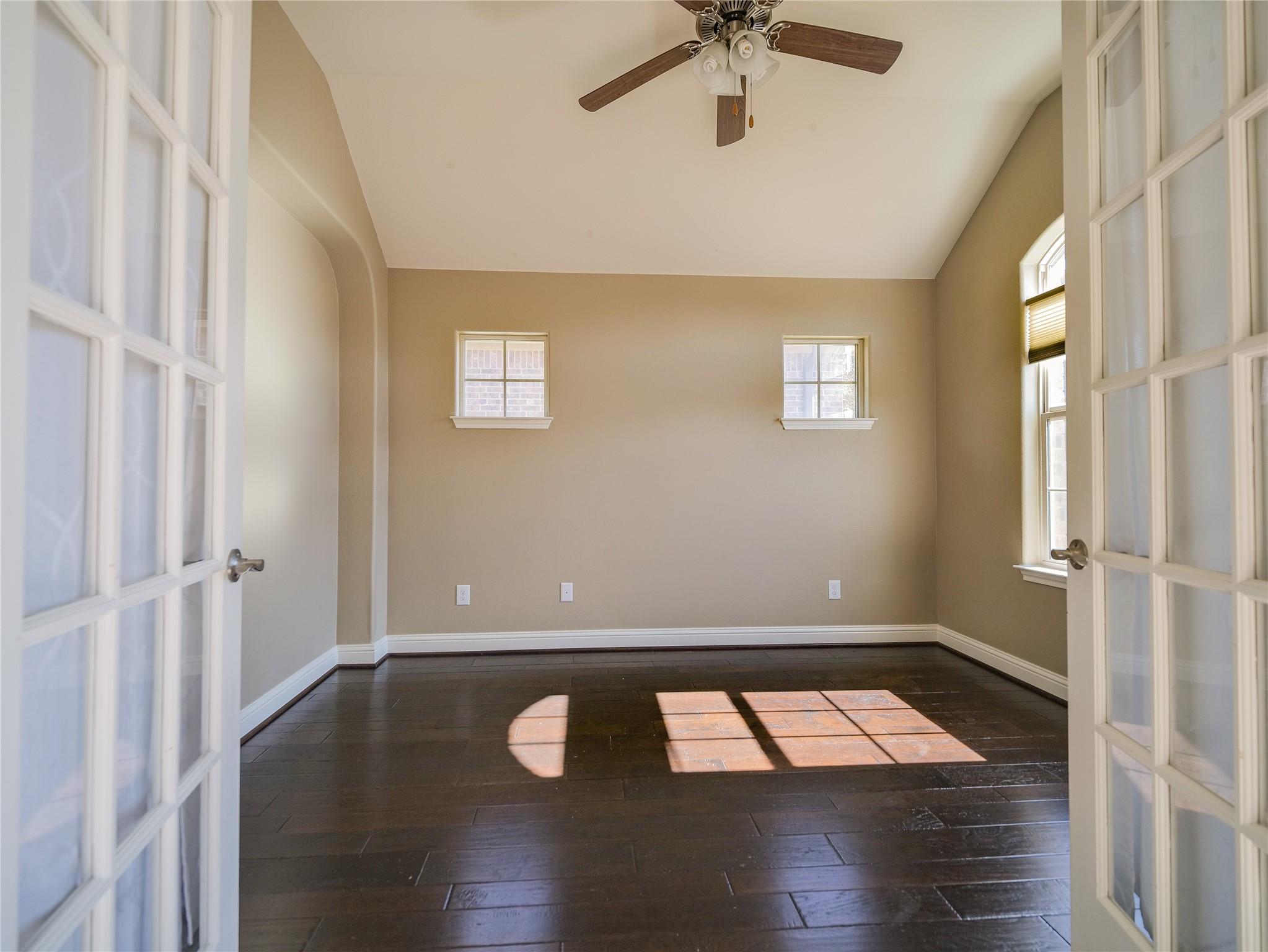 1235 Falling Hills Dr, Georgetown, TX 78628