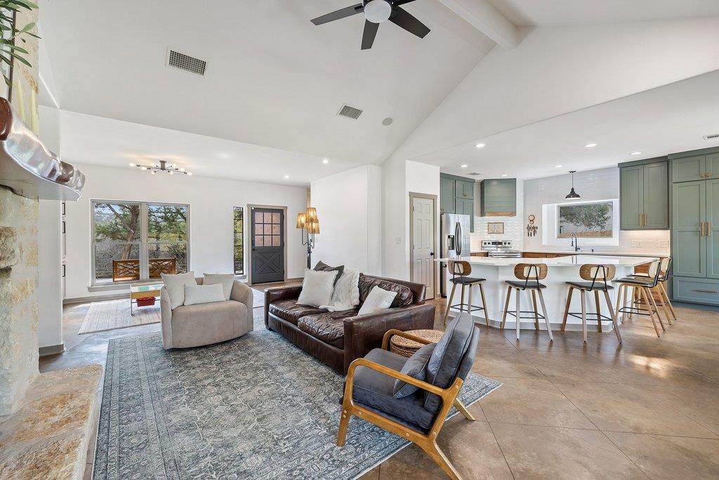 206 Cargill Dr, Spicewood, TX 78669