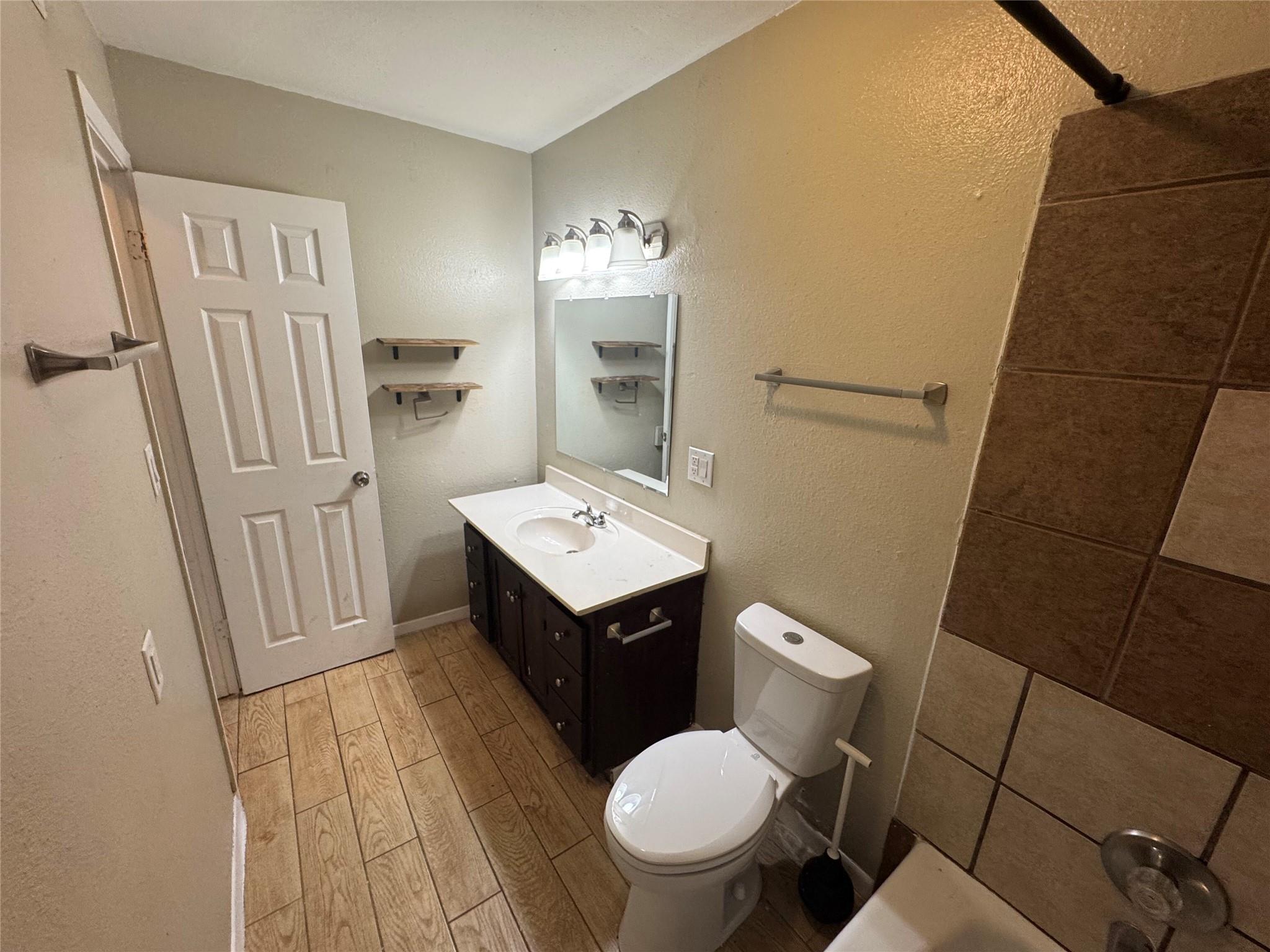 6253 Manor Rd # A, Austin, TX 78723