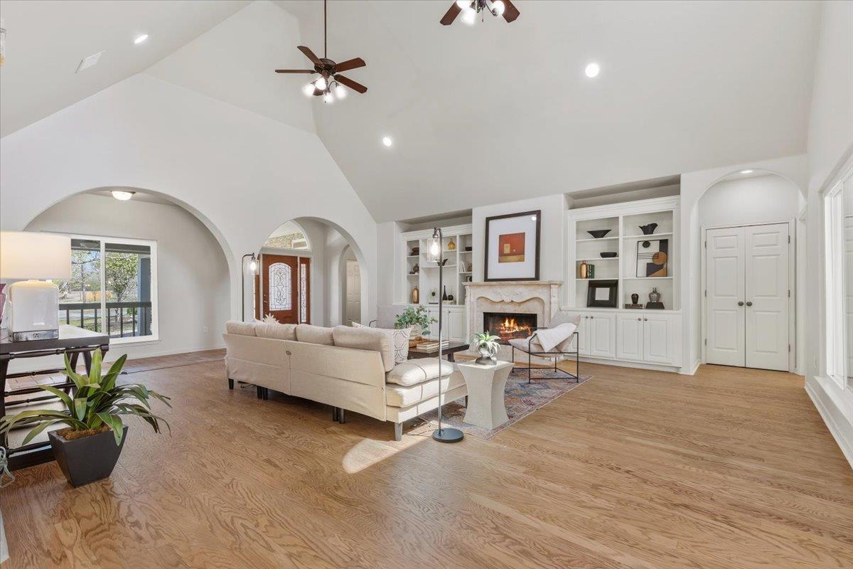 187 Stephen F Austin Blvd, Bastrop, TX 78602