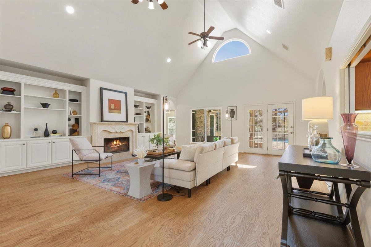 187 Stephen F Austin Blvd, Bastrop, TX 78602