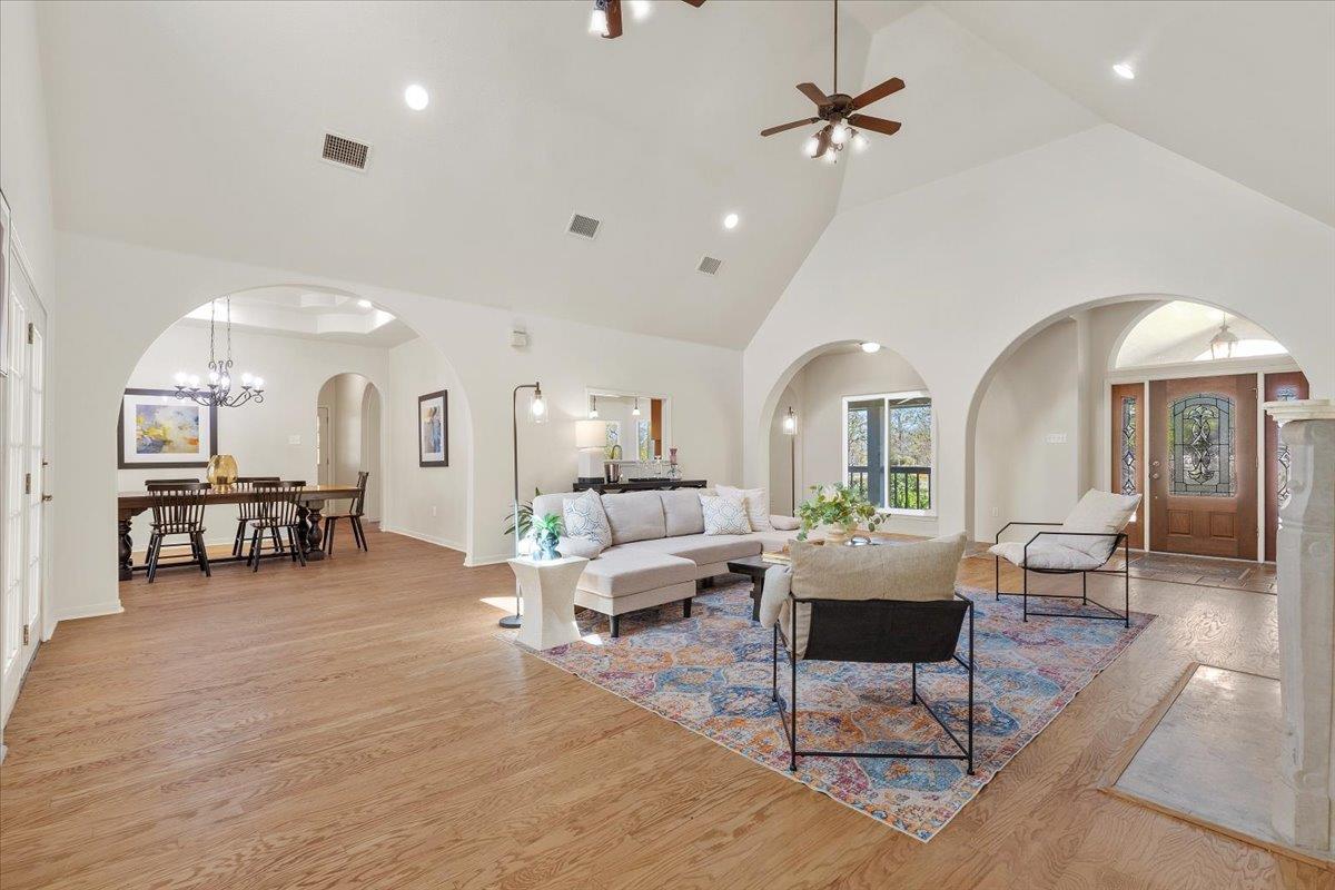 187 Stephen F Austin Blvd, Bastrop, TX 78602