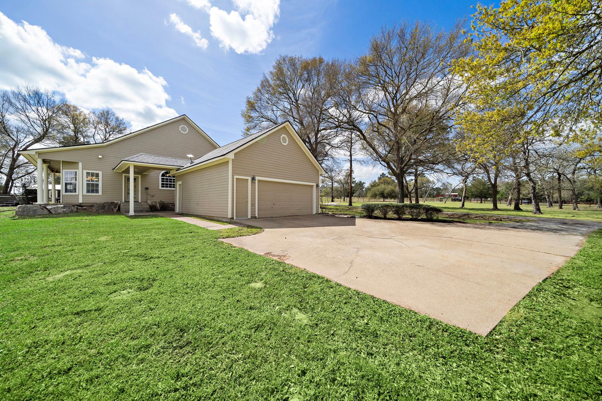 32540 Courtney Rd, Waller, TX 77868