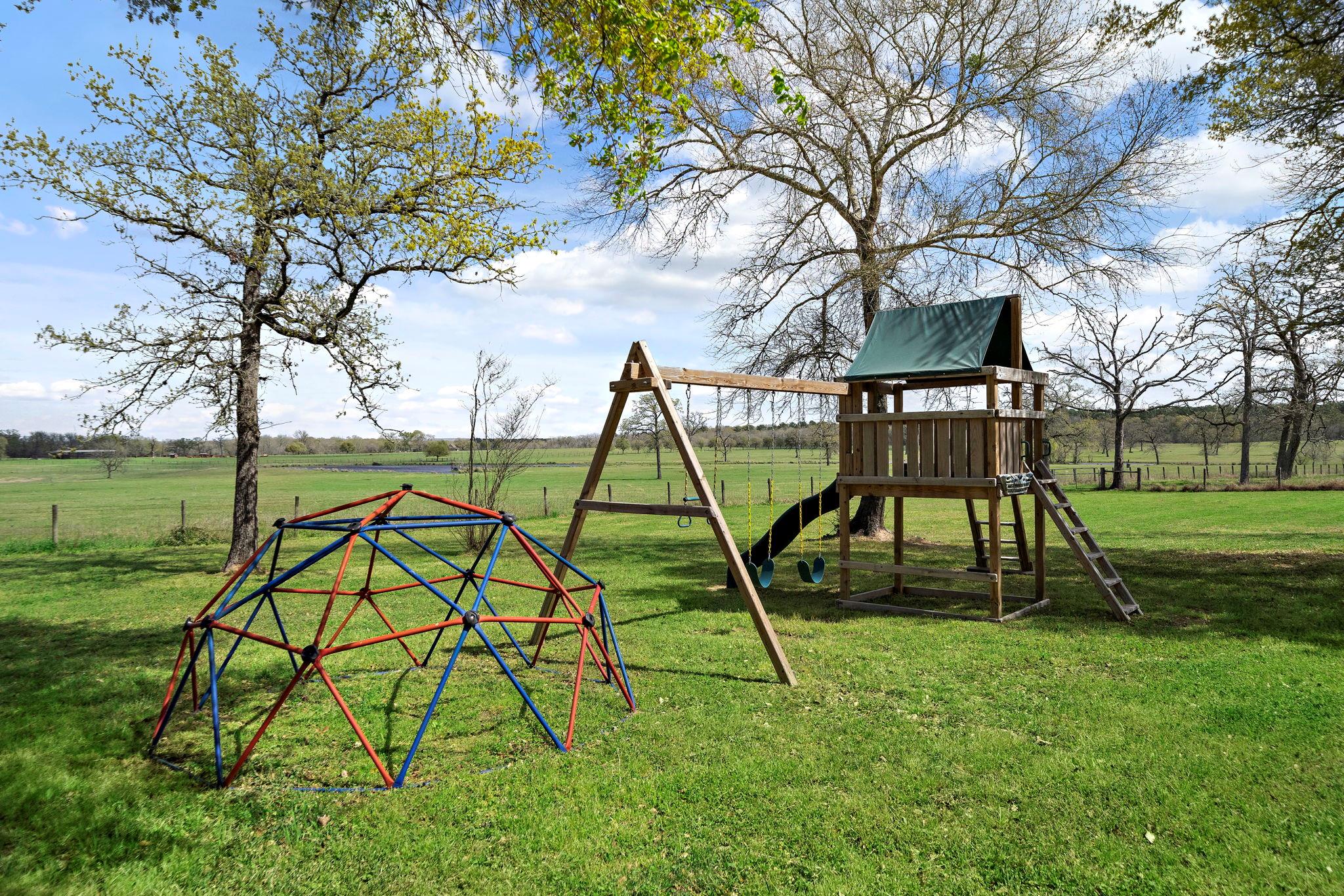 32540 Courtney Rd, Waller, TX 77868