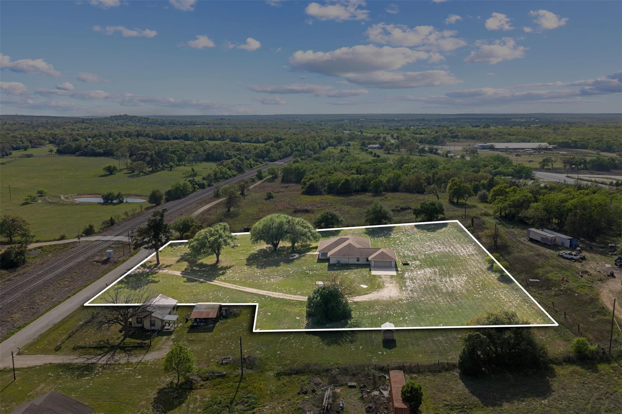 640 W F Ave, Milano, TX 76556