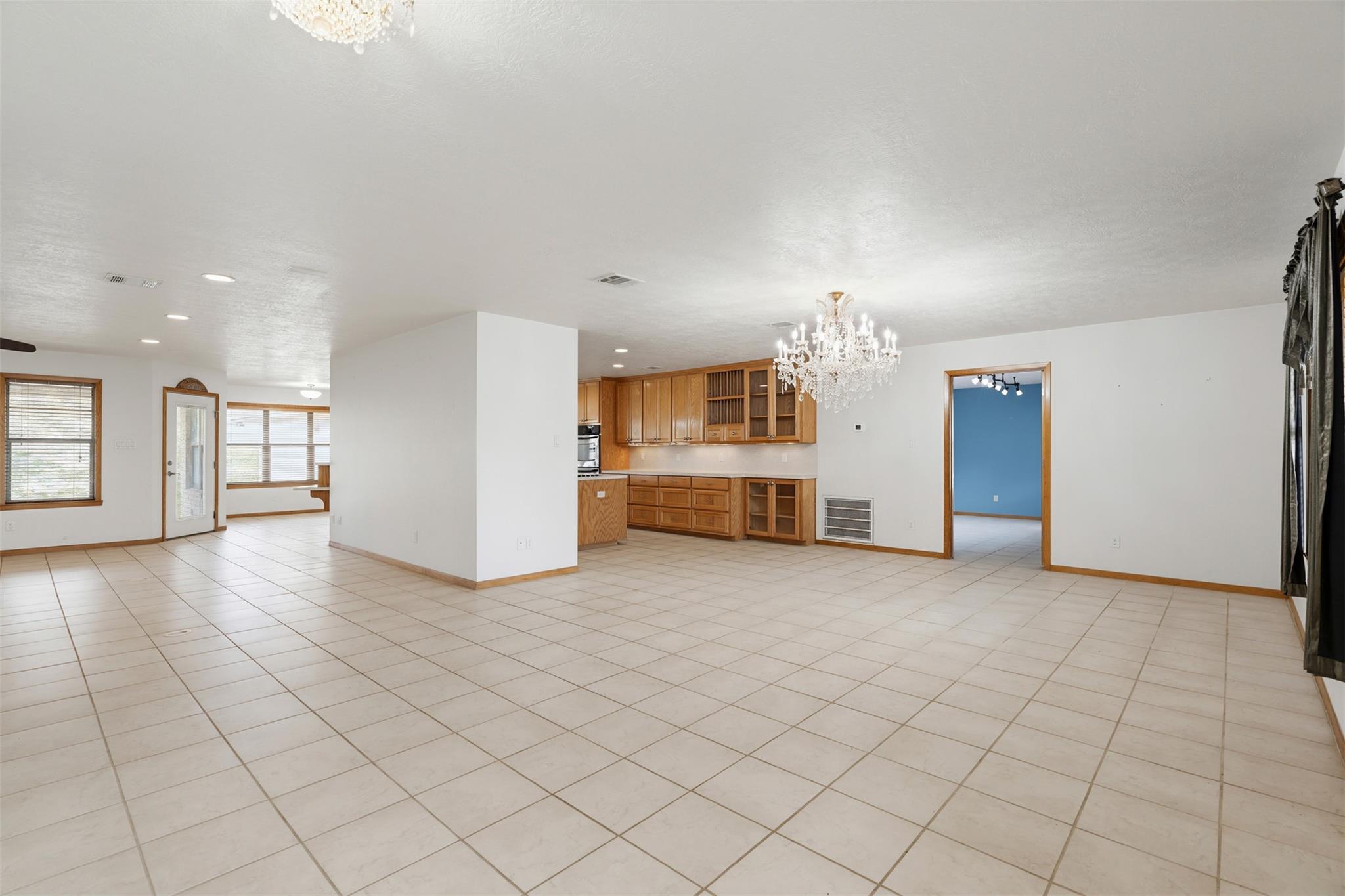 640 W F Ave, Milano, TX 76556