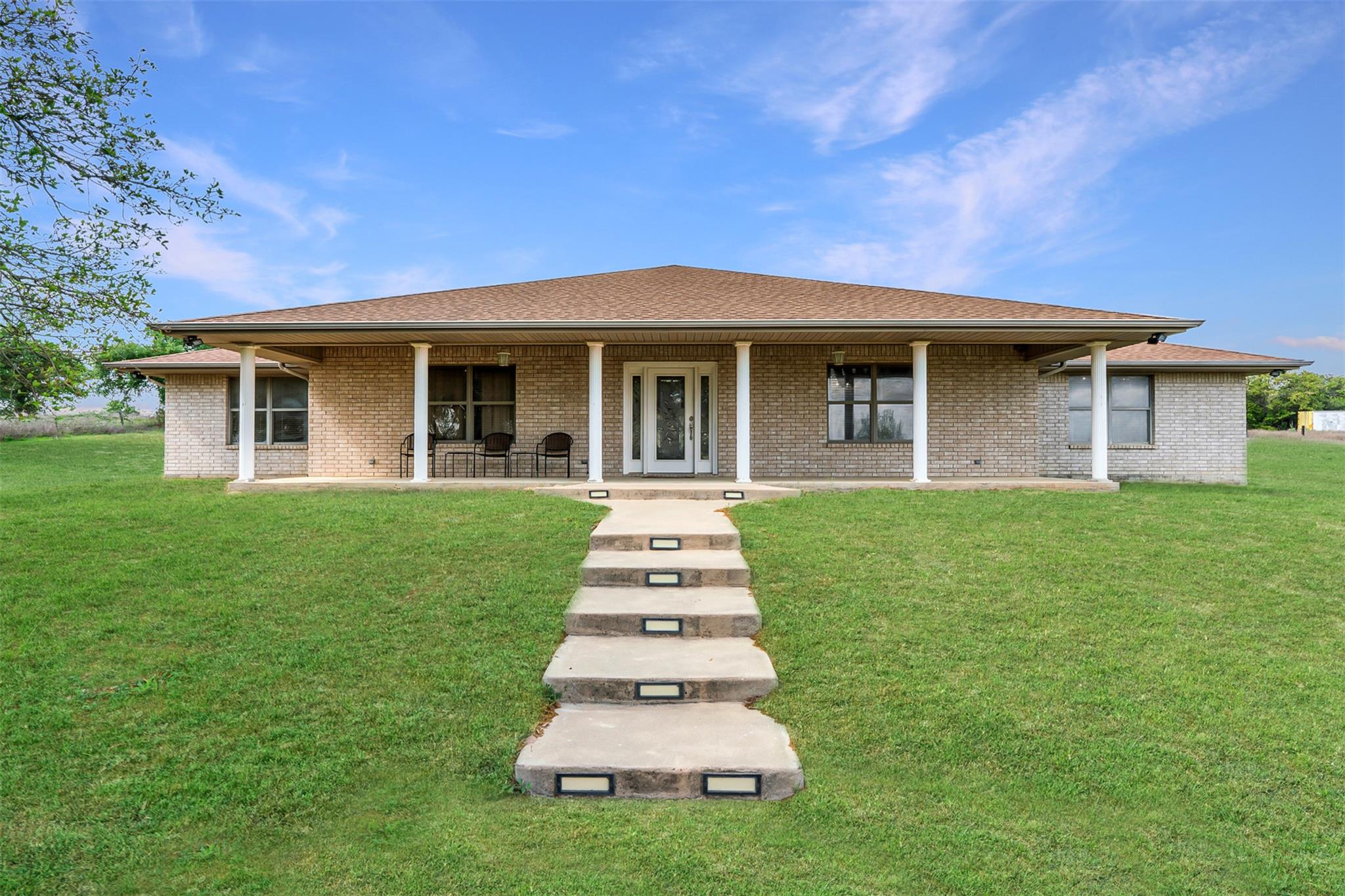 640 W F Ave, Milano, TX 76556