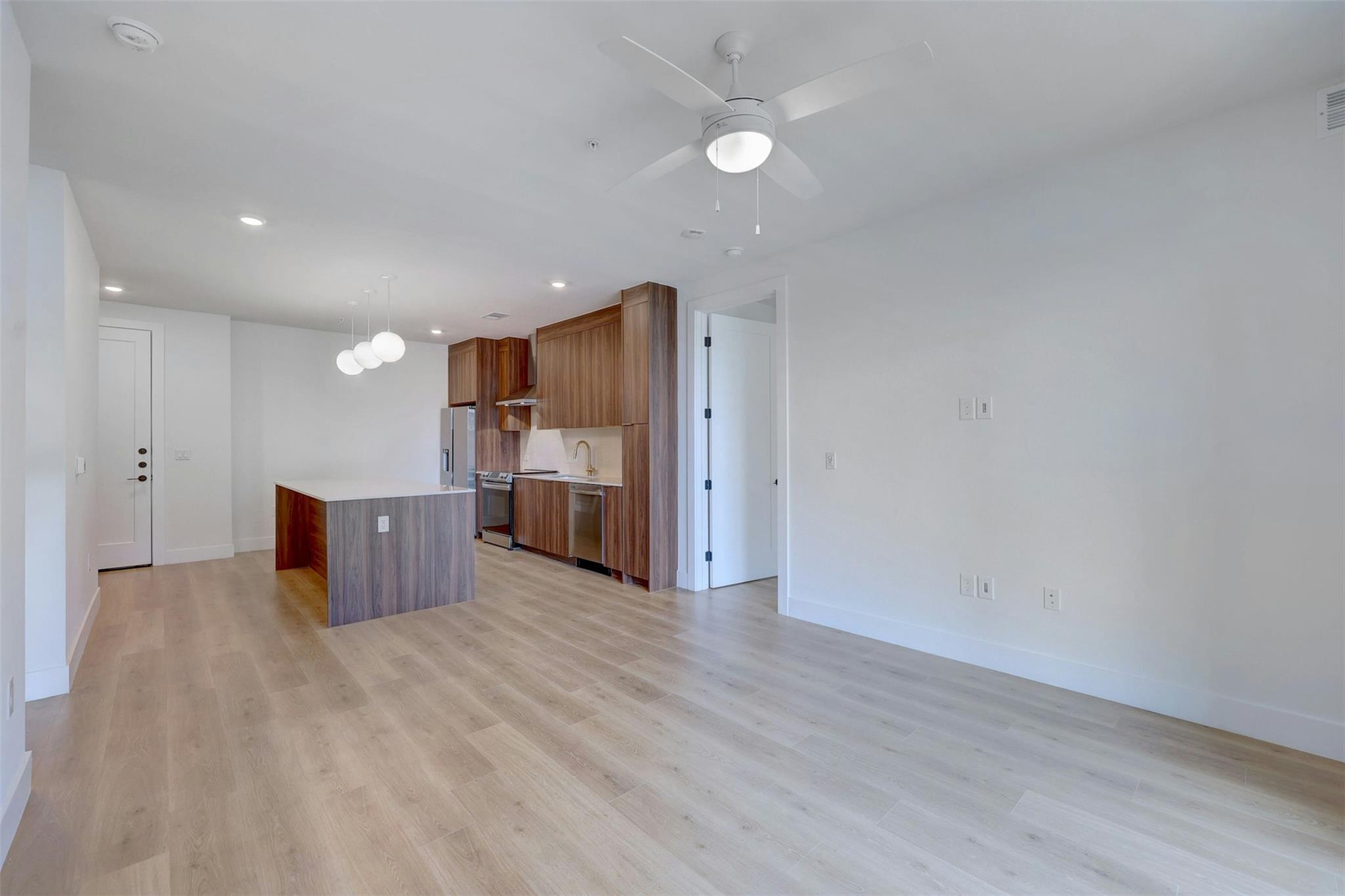 1701 Simond Ave # 411, Austin, TX 78723
