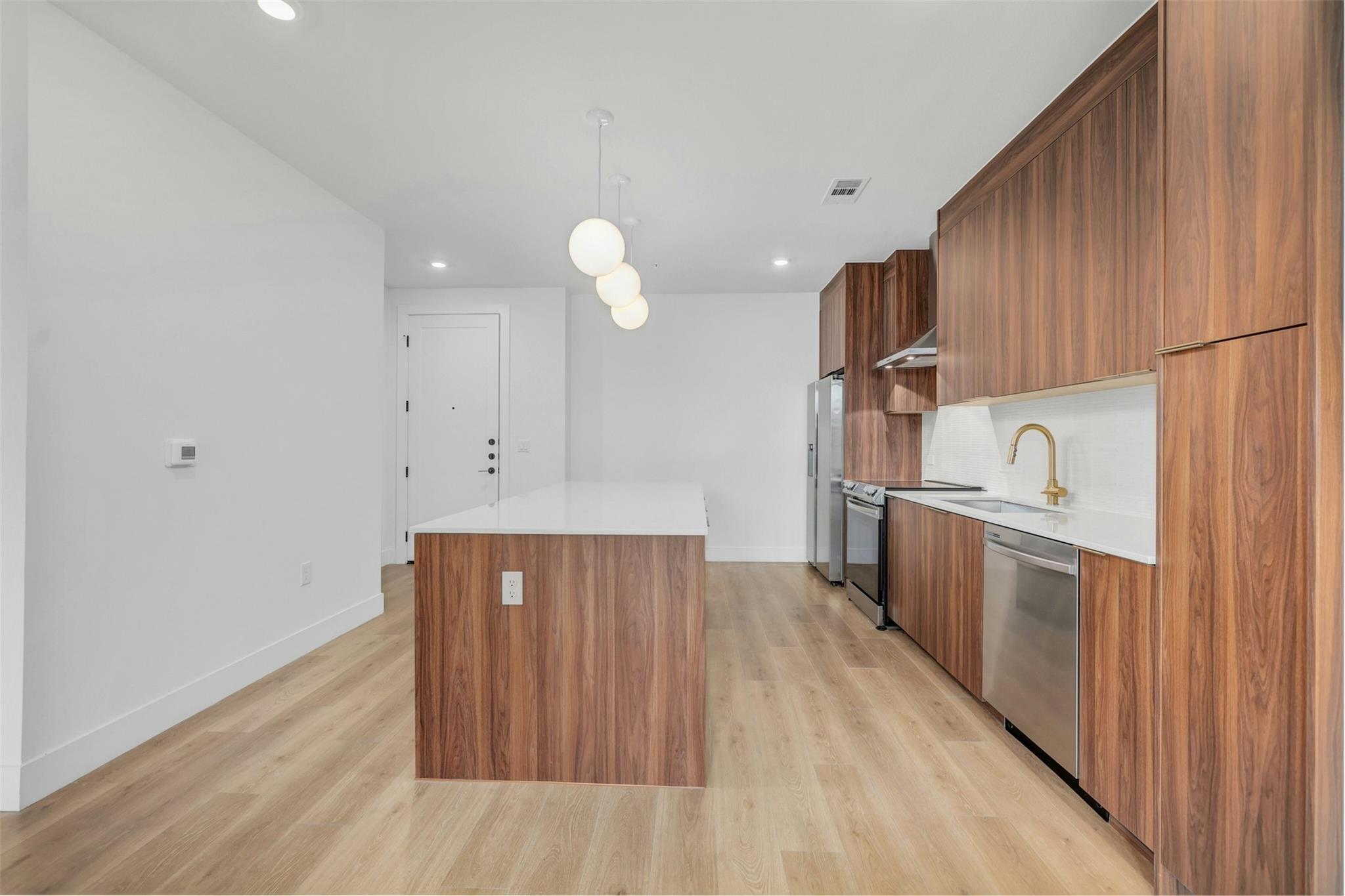 1701 Simond Ave # 411, Austin, TX 78723