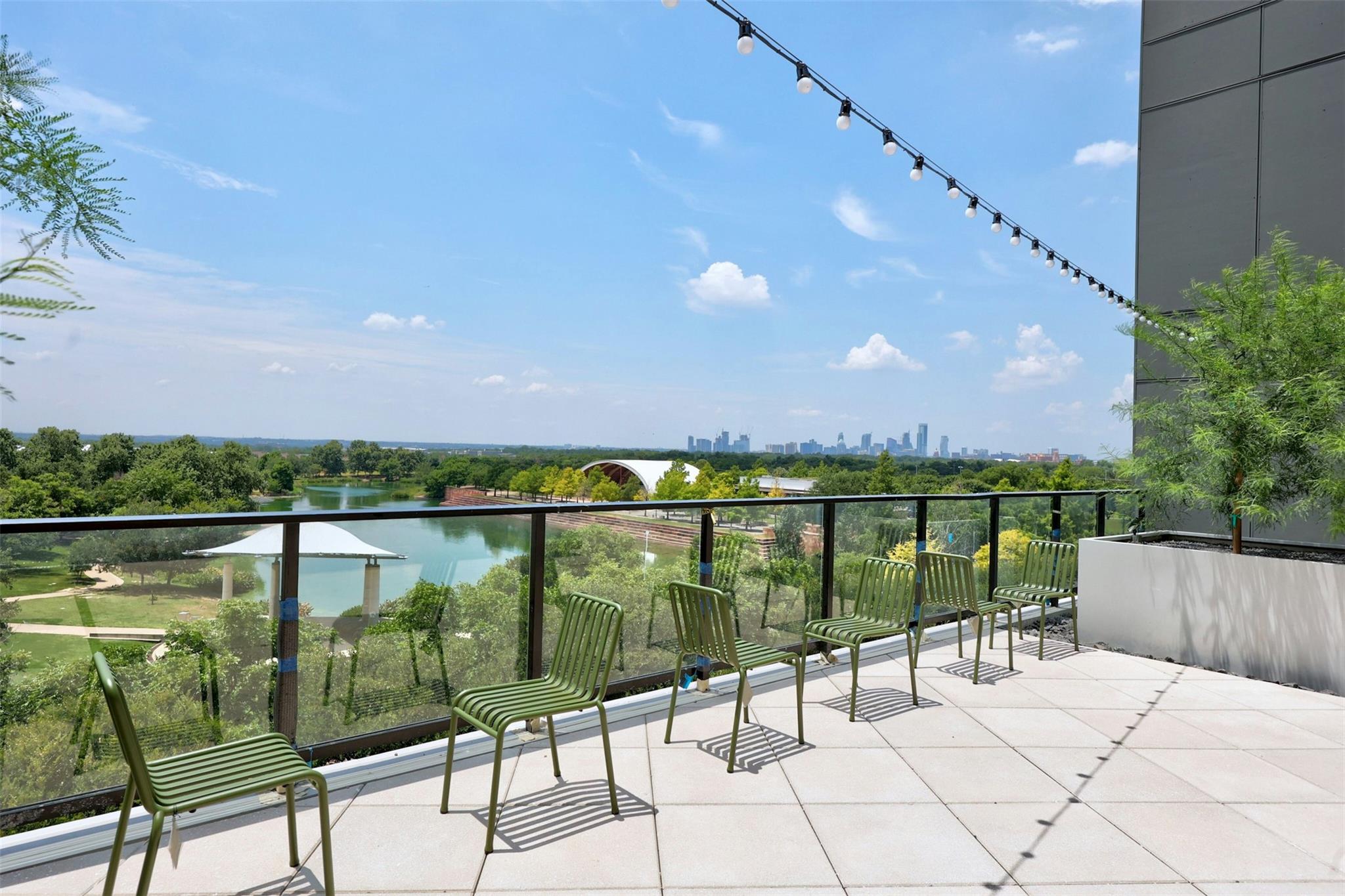 1701 Simond Ave # 411, Austin, TX 78723