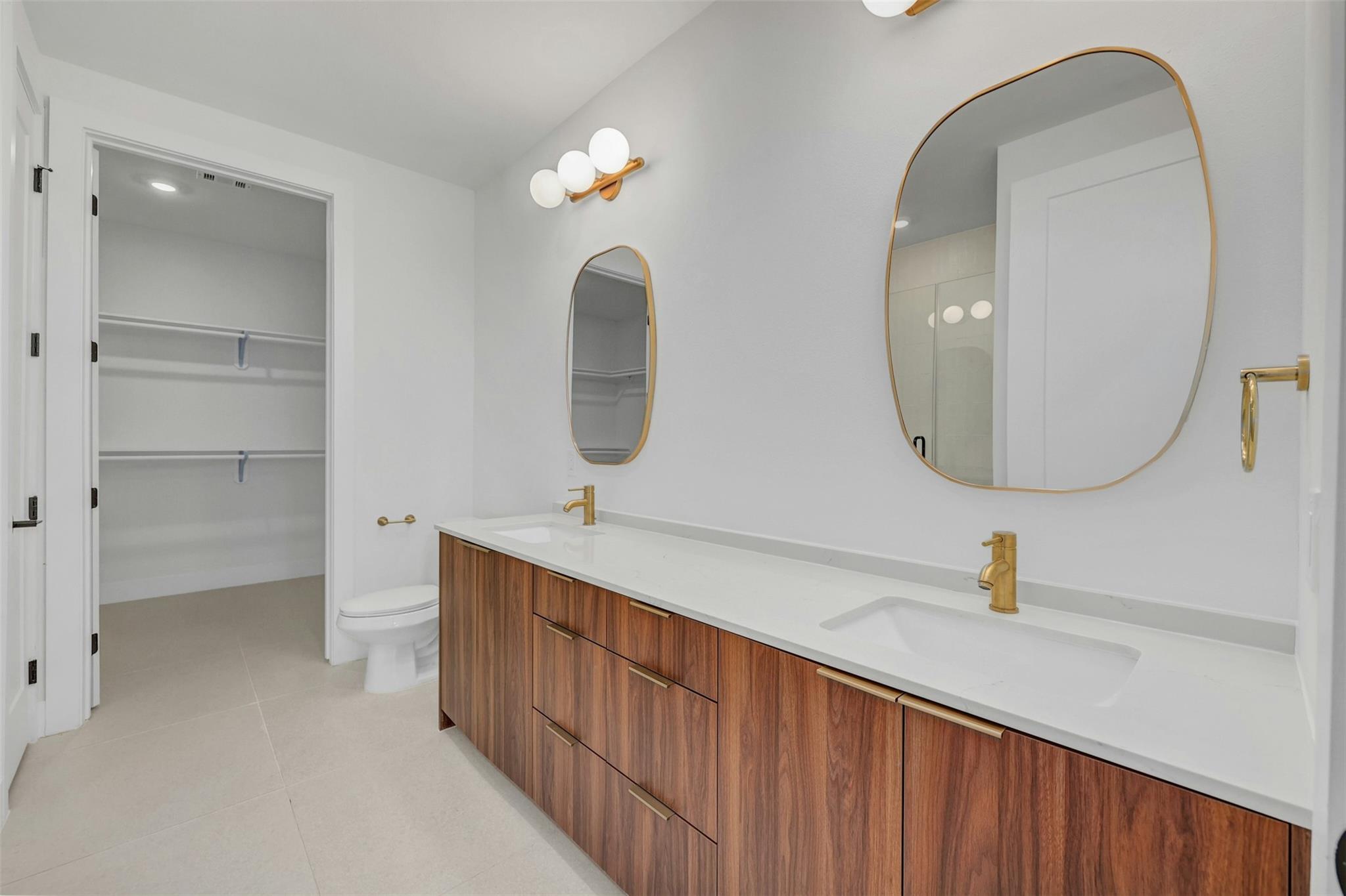 1701 Simond Ave # 411, Austin, TX 78723