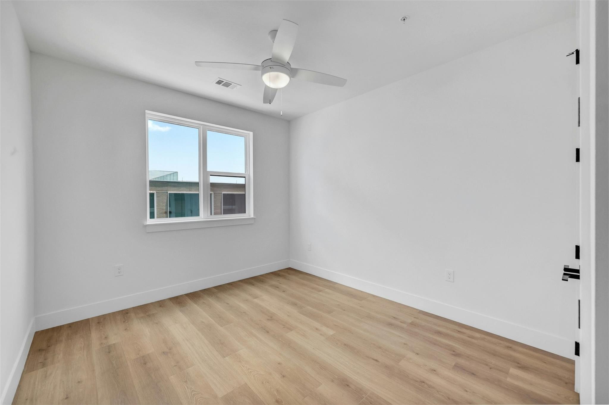 1701 Simond Ave # 411, Austin, TX 78723