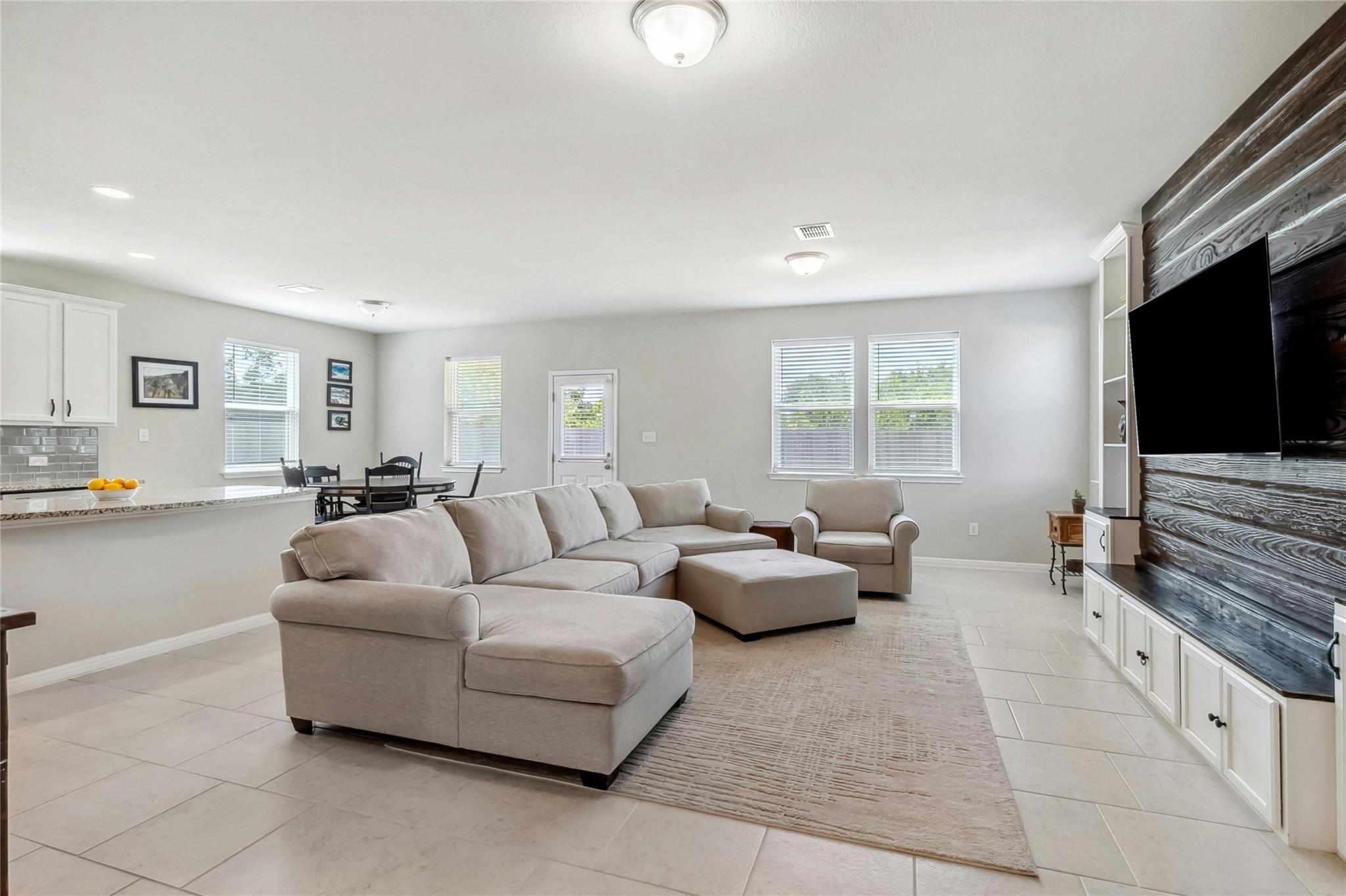 112 Silver Springs Bnd, Kyle, TX 78640