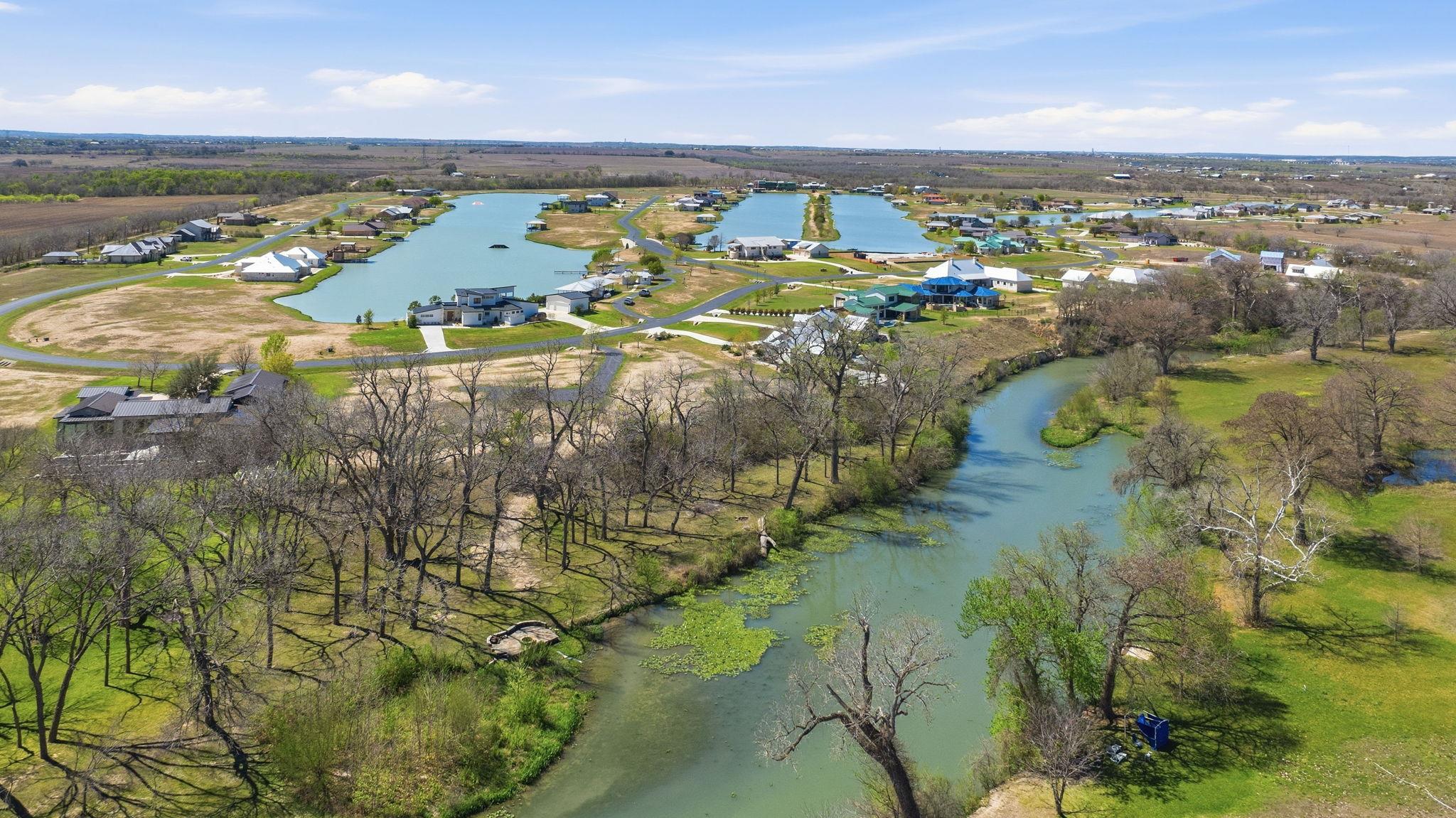 108 Lakeside Cv, Martindale, TX 78655