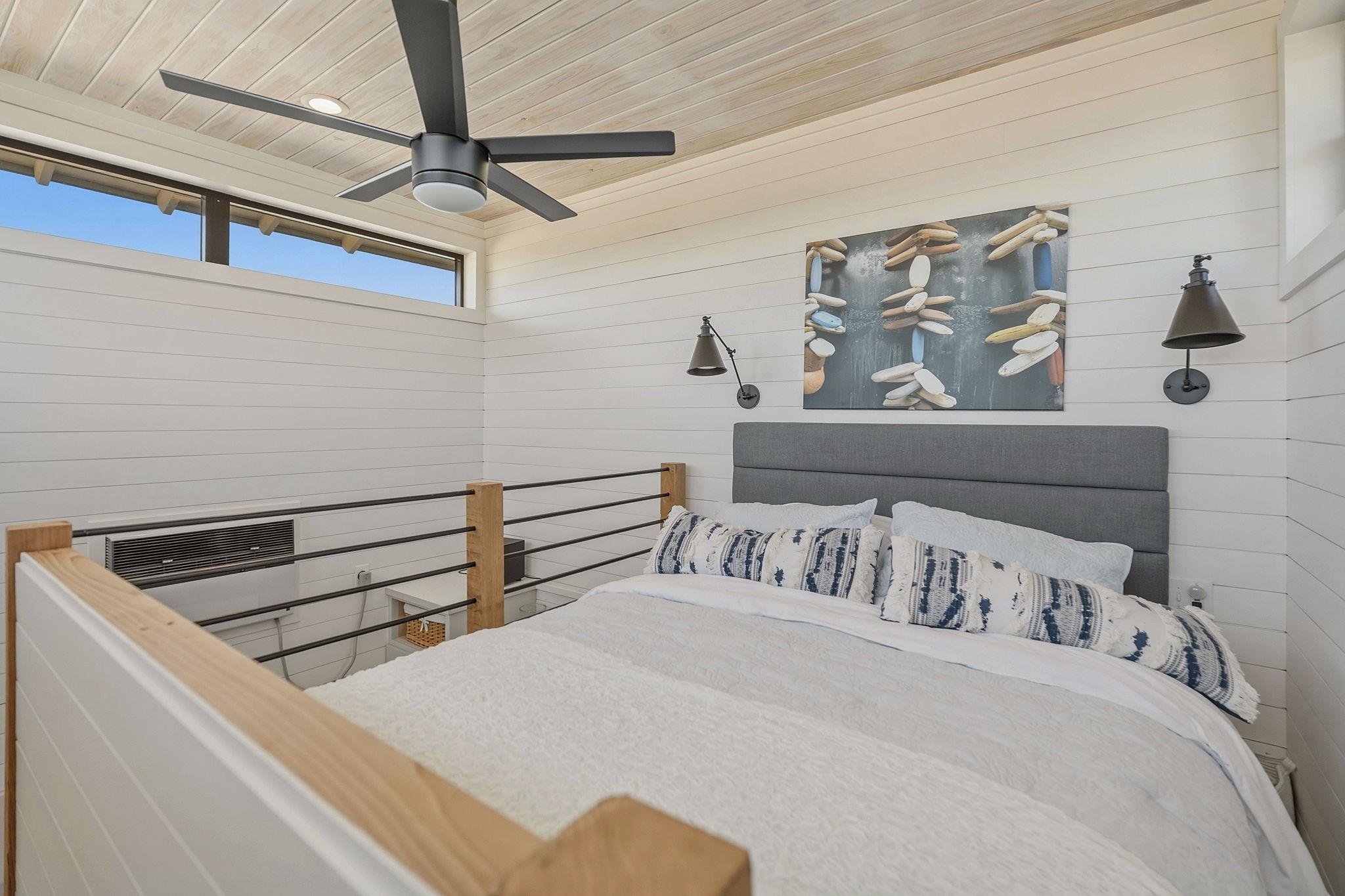 108 Lakeside Cv, Martindale, TX 78655