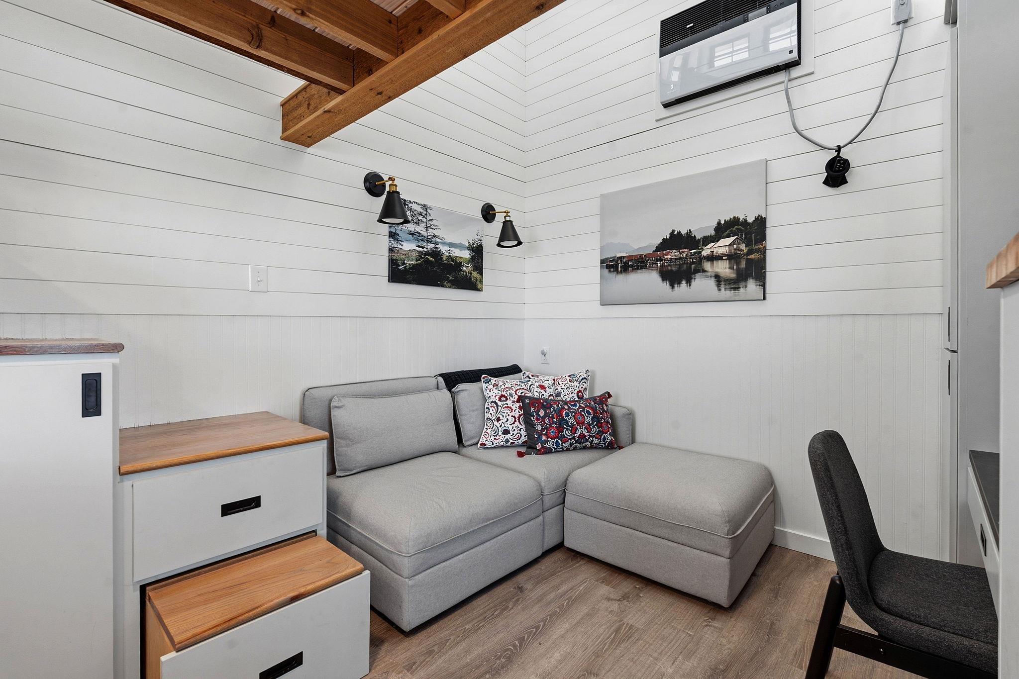 108 Lakeside Cv, Martindale, TX 78655