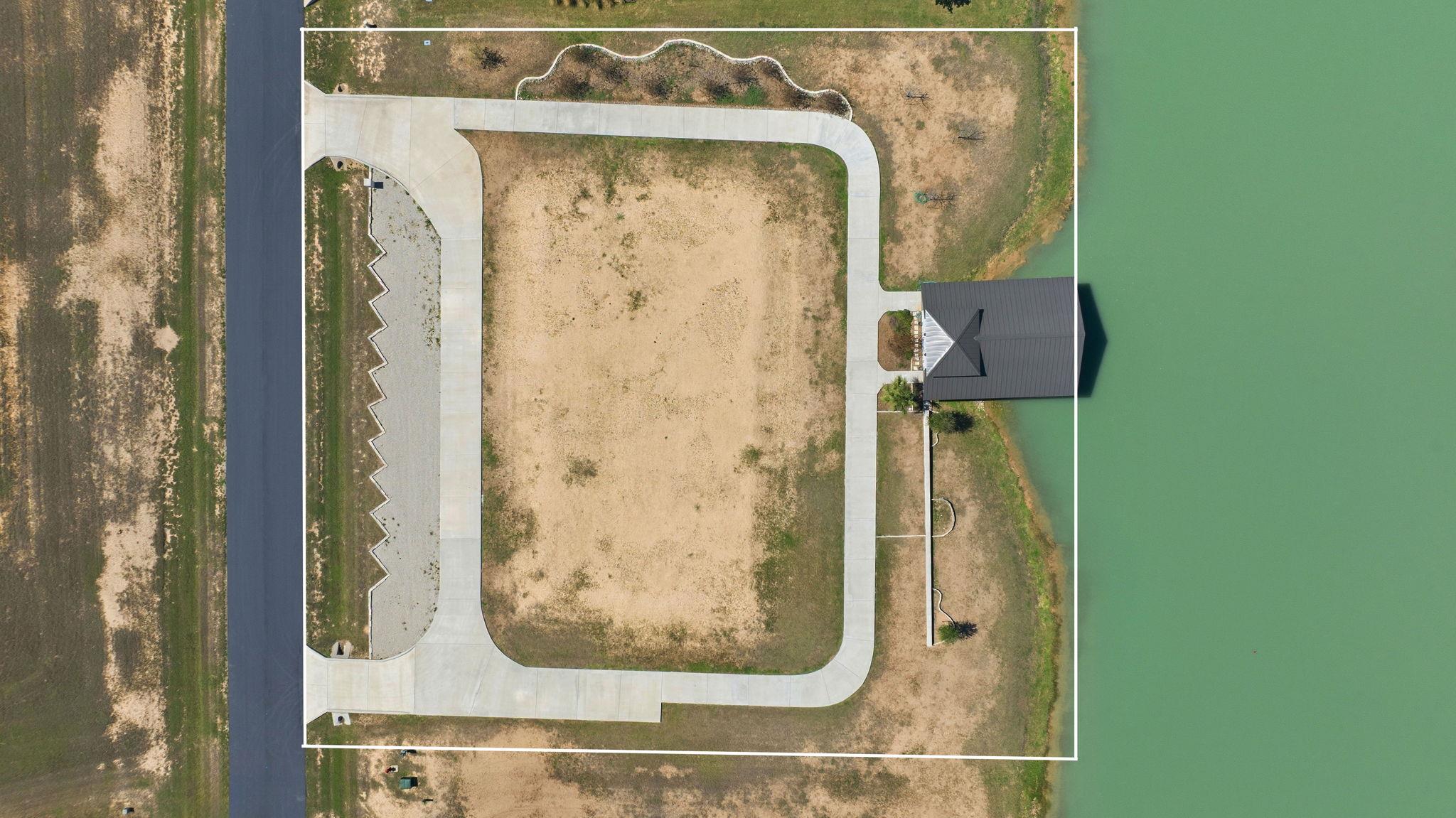 108 Lakeside Cv, Martindale, TX 78655