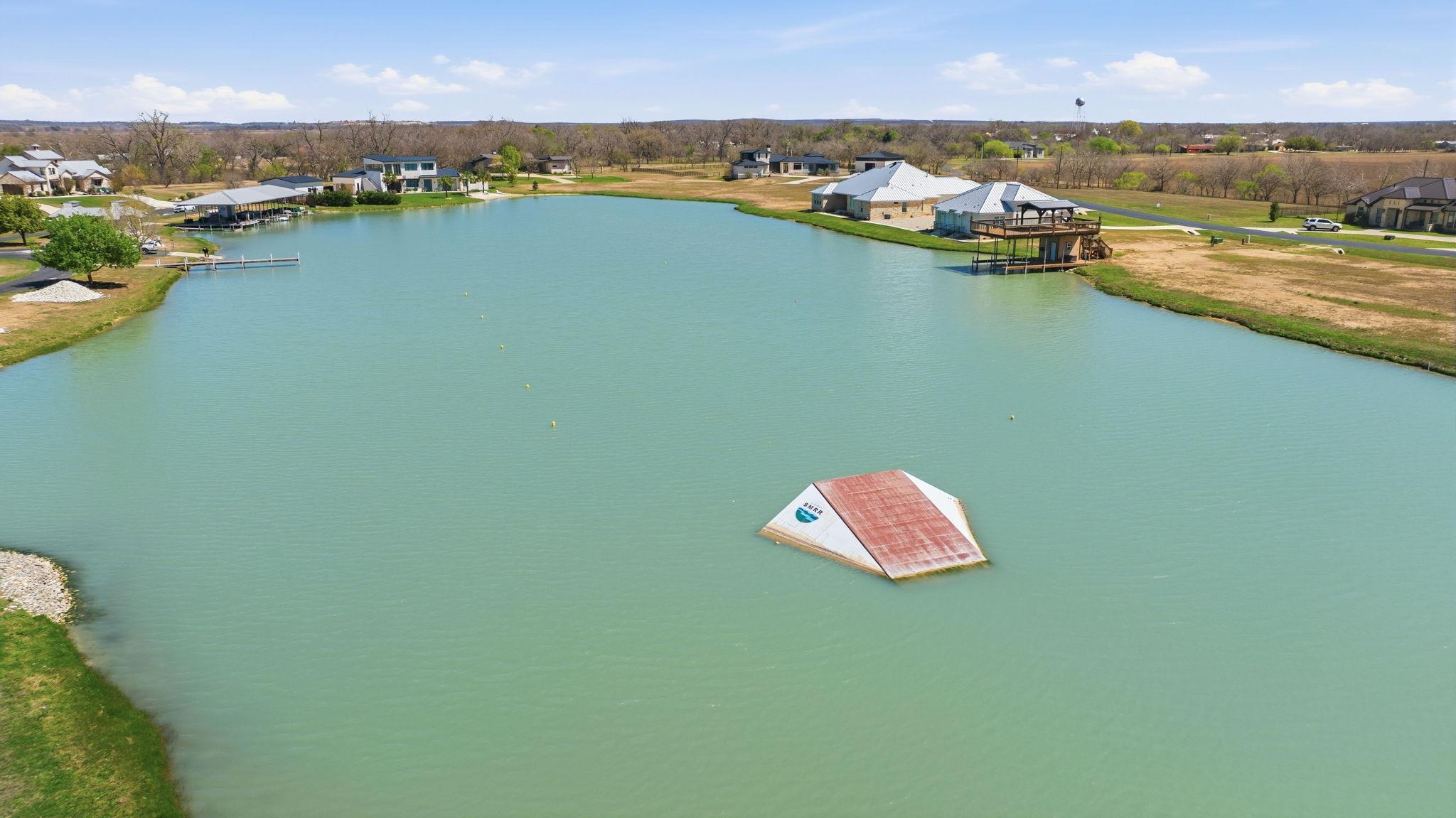 108 Lakeside Cv, Martindale, TX 78655