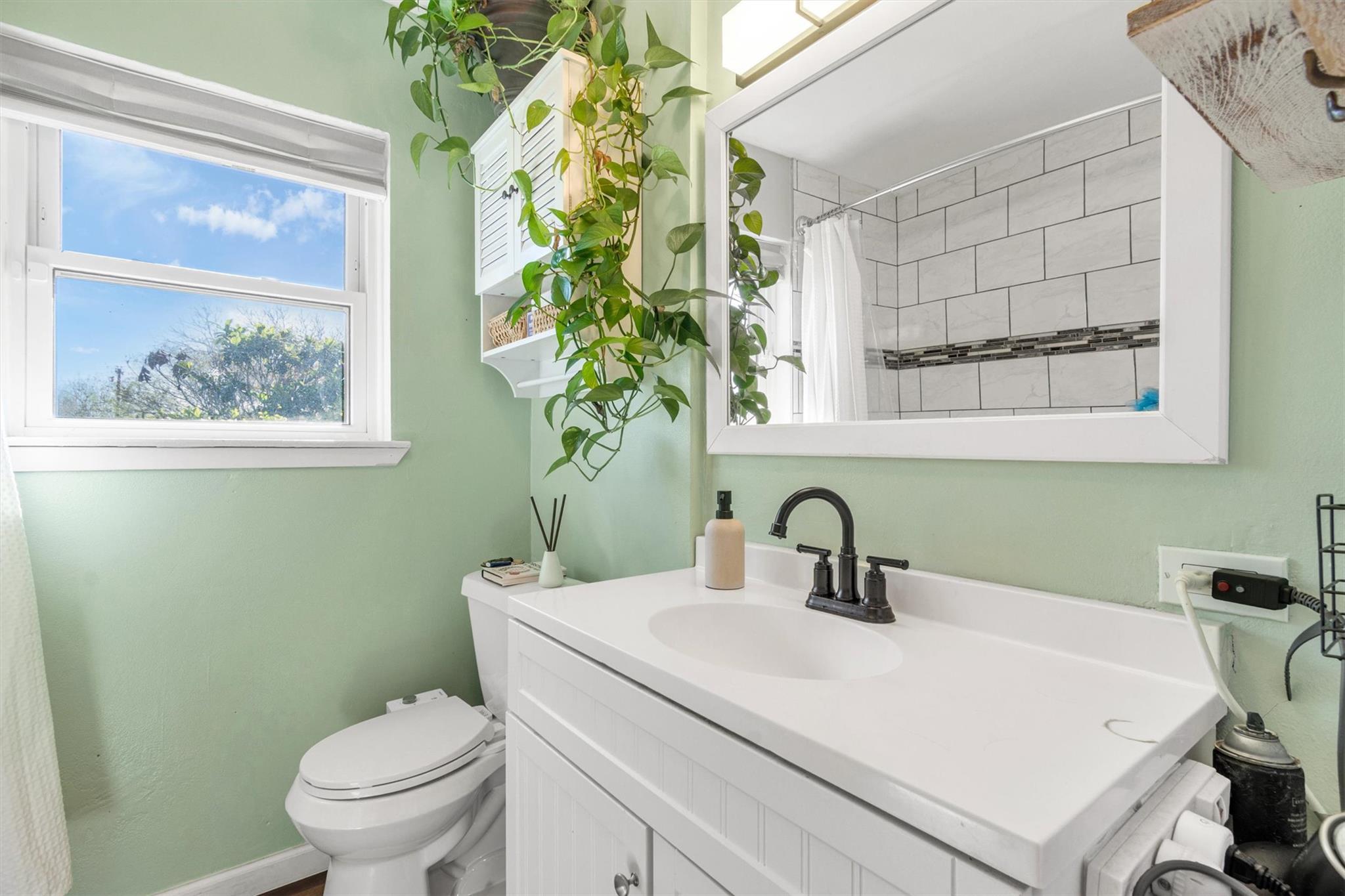 8800 Redfield Ln, Austin, TX 78758