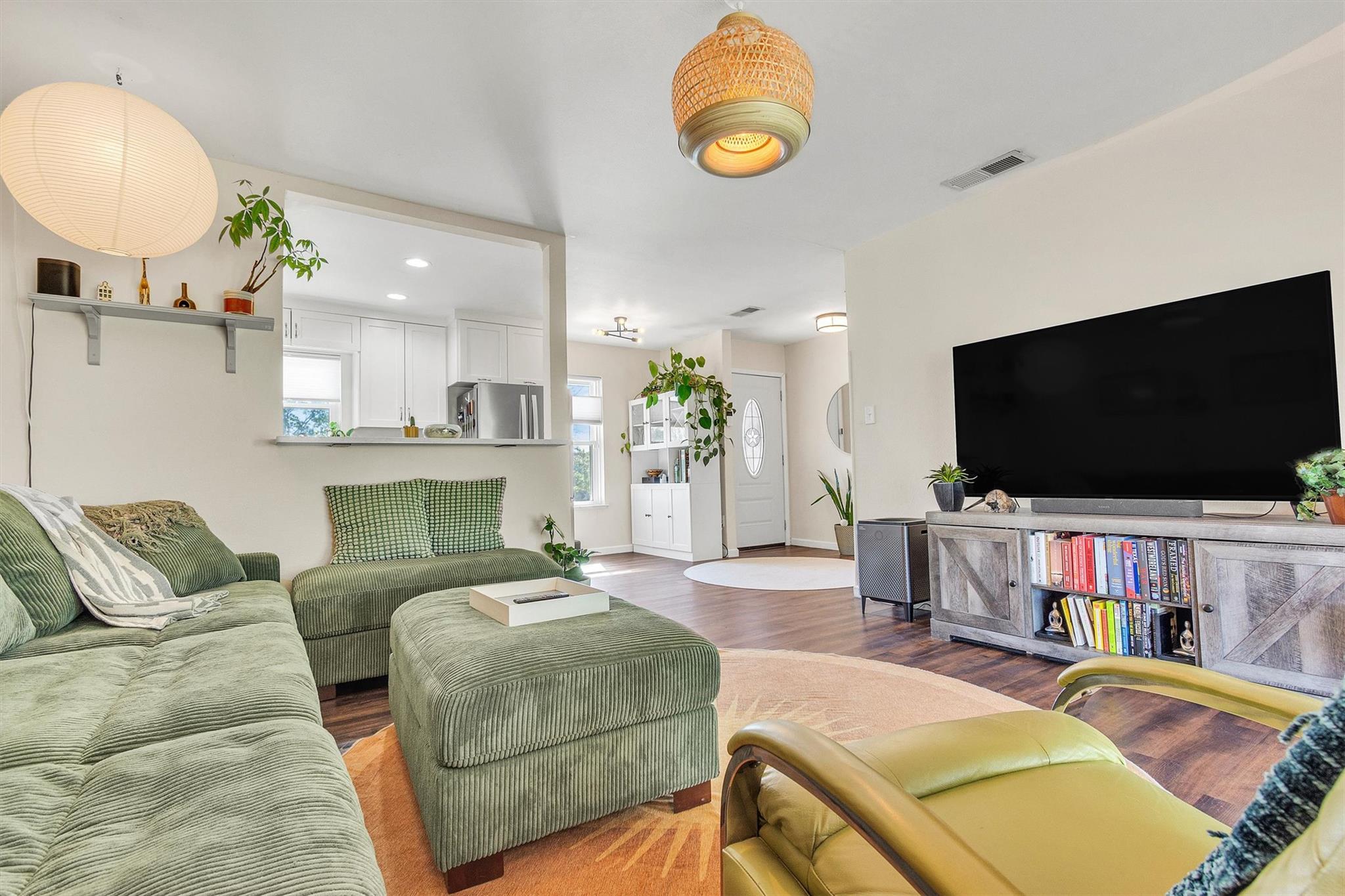 8800 Redfield Ln, Austin, TX 78758