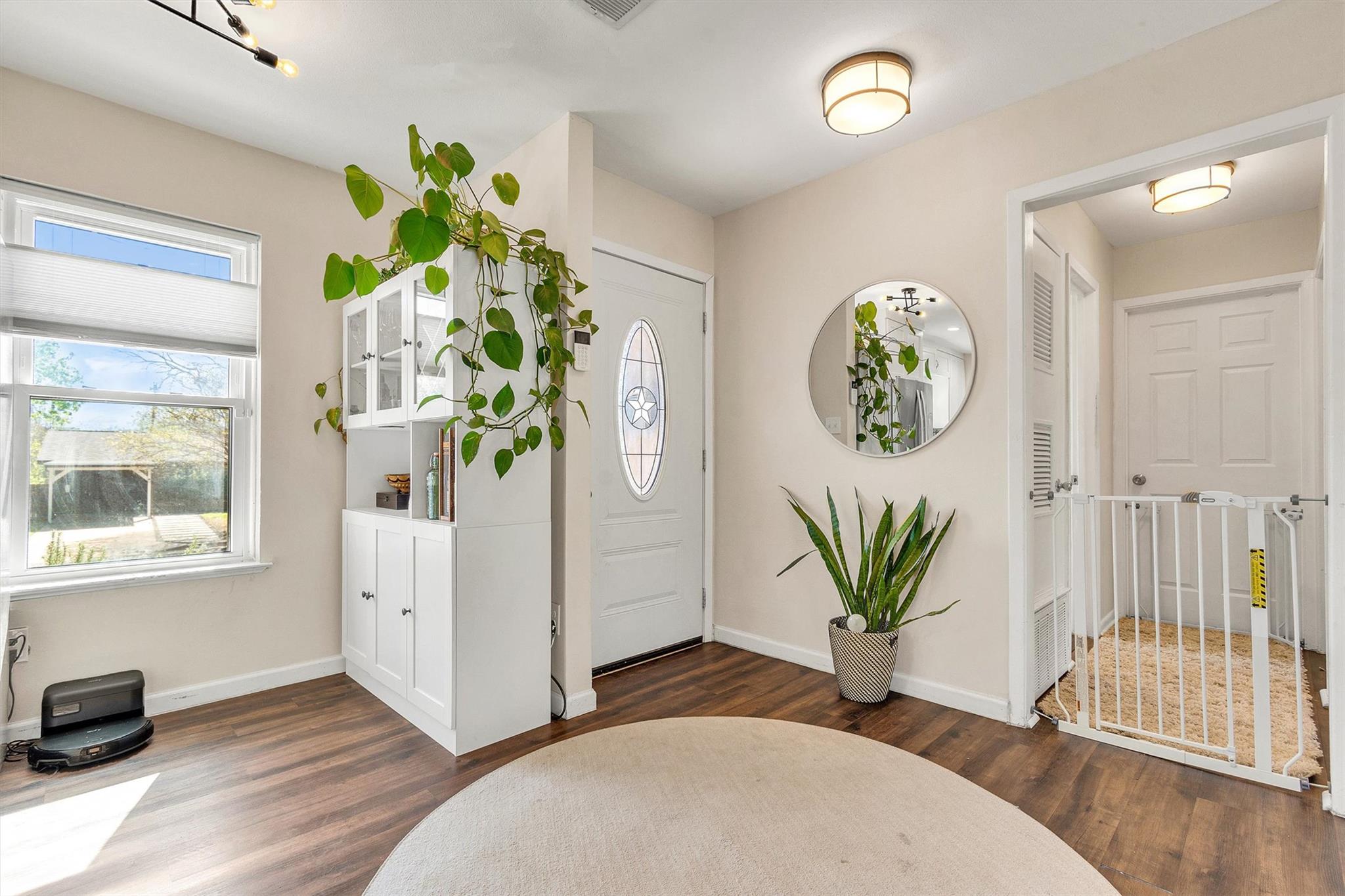 8800 Redfield Ln, Austin, TX 78758