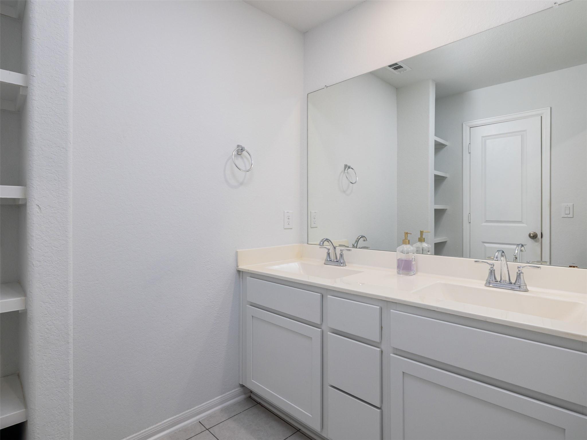 309 Sonbria Pass, Liberty Hill, TX 78642