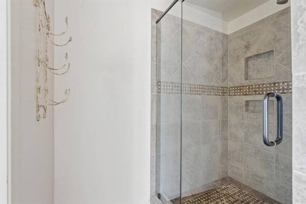 406 Coventry Rd, Spicewood, TX 78669