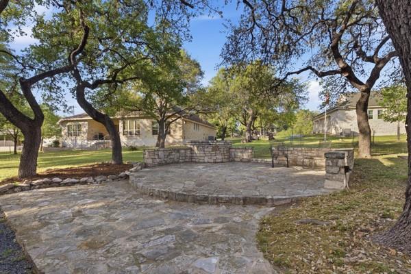 406 Coventry Rd, Spicewood, TX 78669