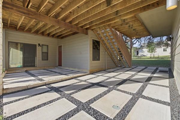 406 Coventry Rd, Spicewood, TX 78669