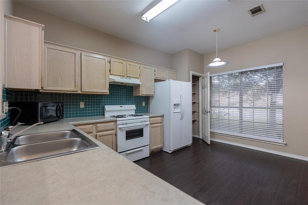 815 BLACK LOCUST Dr, Pflugerville, TX 78660