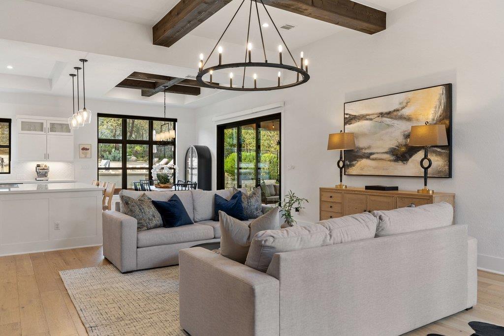 305 Ringtail Stream Dr, Lakeway, TX 78738