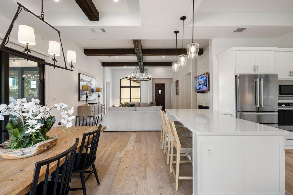 305 Ringtail Stream Dr, Lakeway, TX 78738