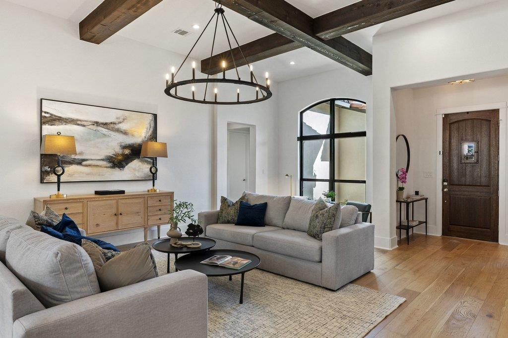 305 Ringtail Stream Dr, Lakeway, TX 78738