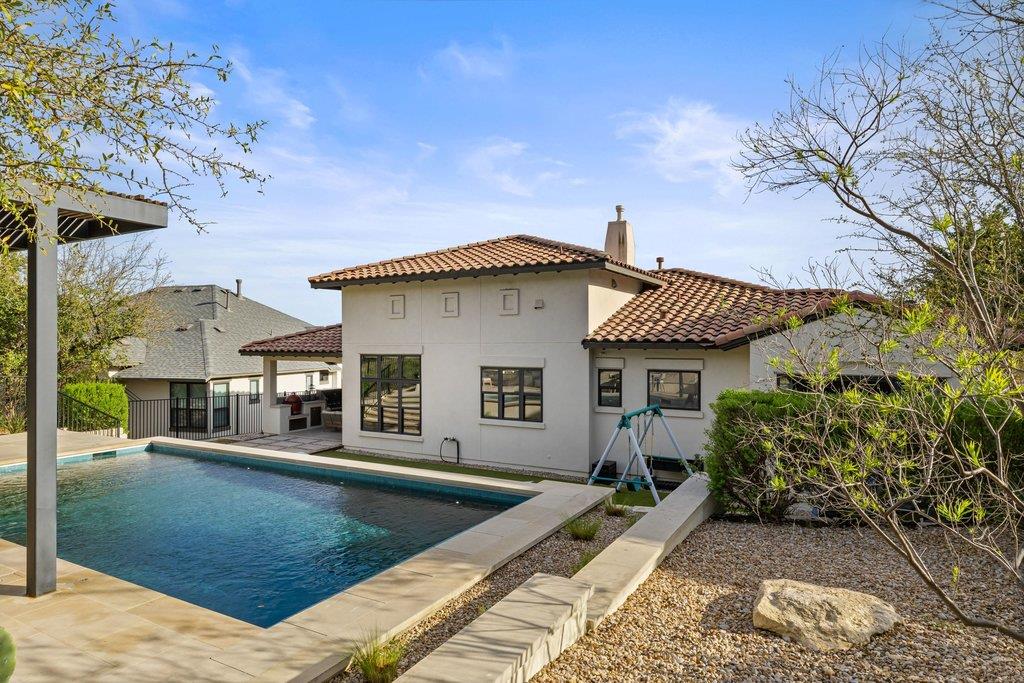 305 Ringtail Stream Dr, Lakeway, TX 78738