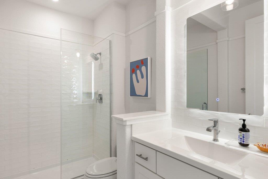 305 Ringtail Stream Dr, Lakeway, TX 78738