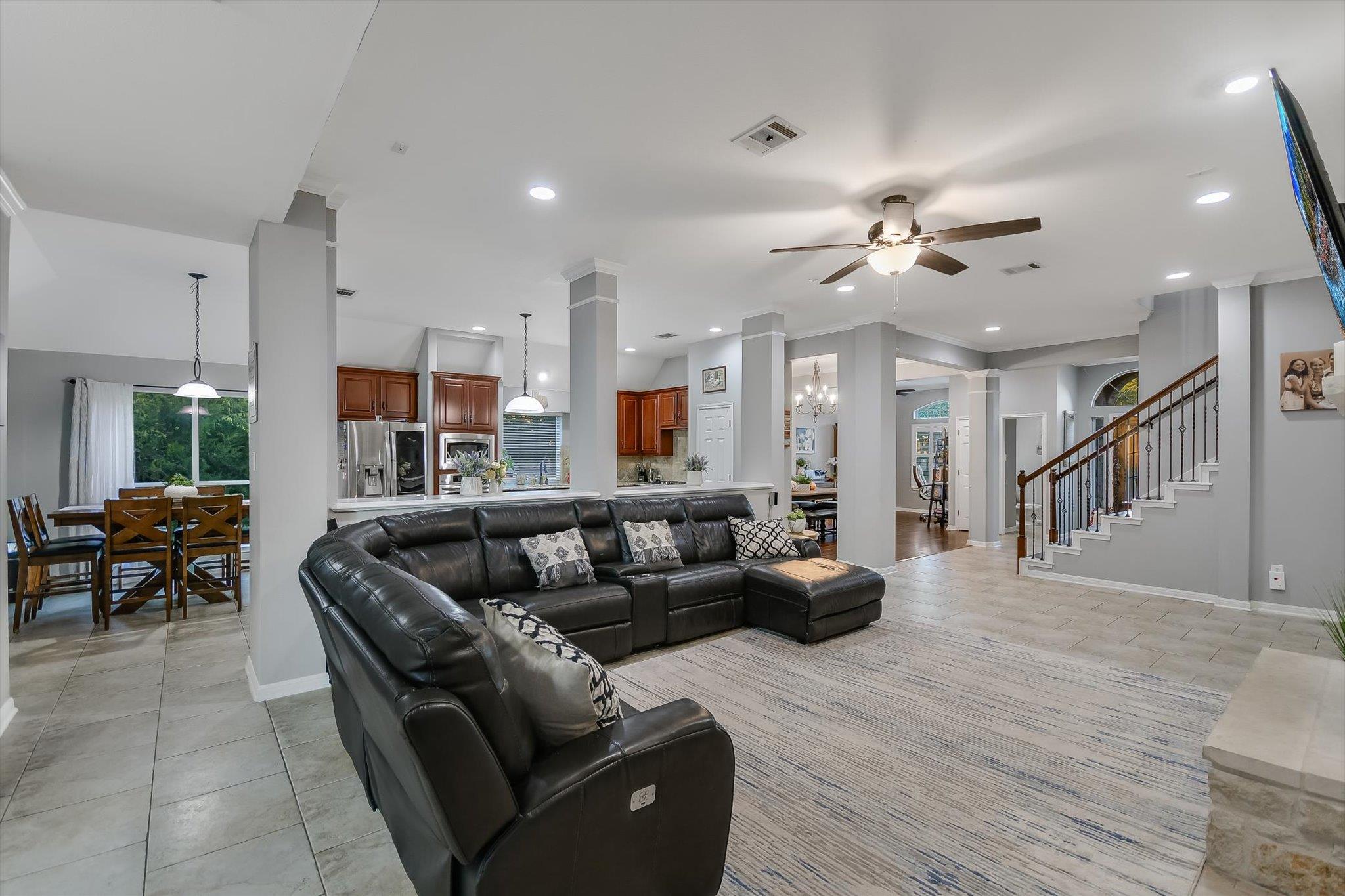 300 Wesley Ridge Dr, Spicewood, TX 78669