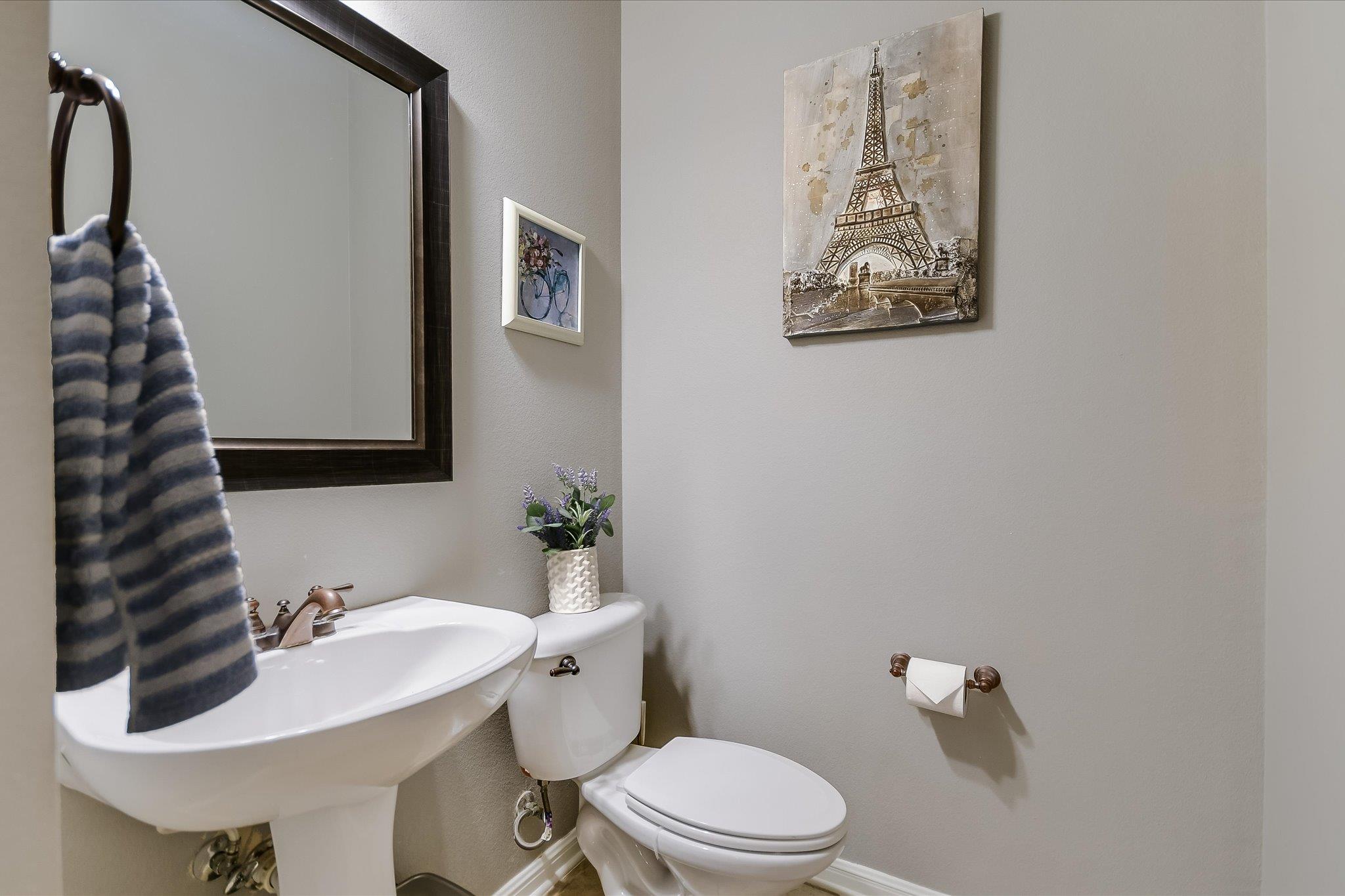 300 Wesley Ridge Dr, Spicewood, TX 78669