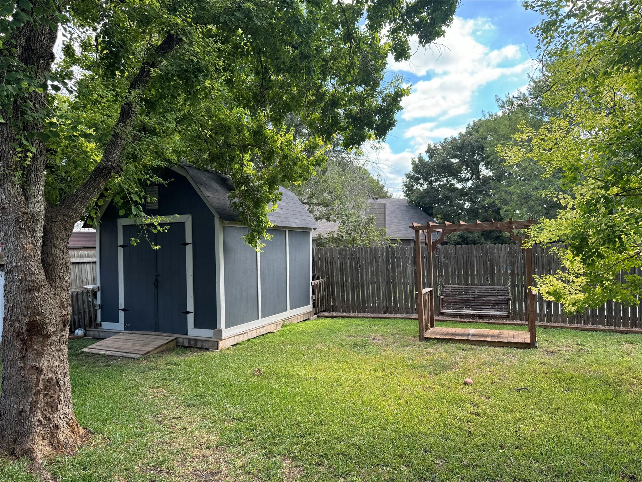 291 Brian Ln, Kyle, TX 78640