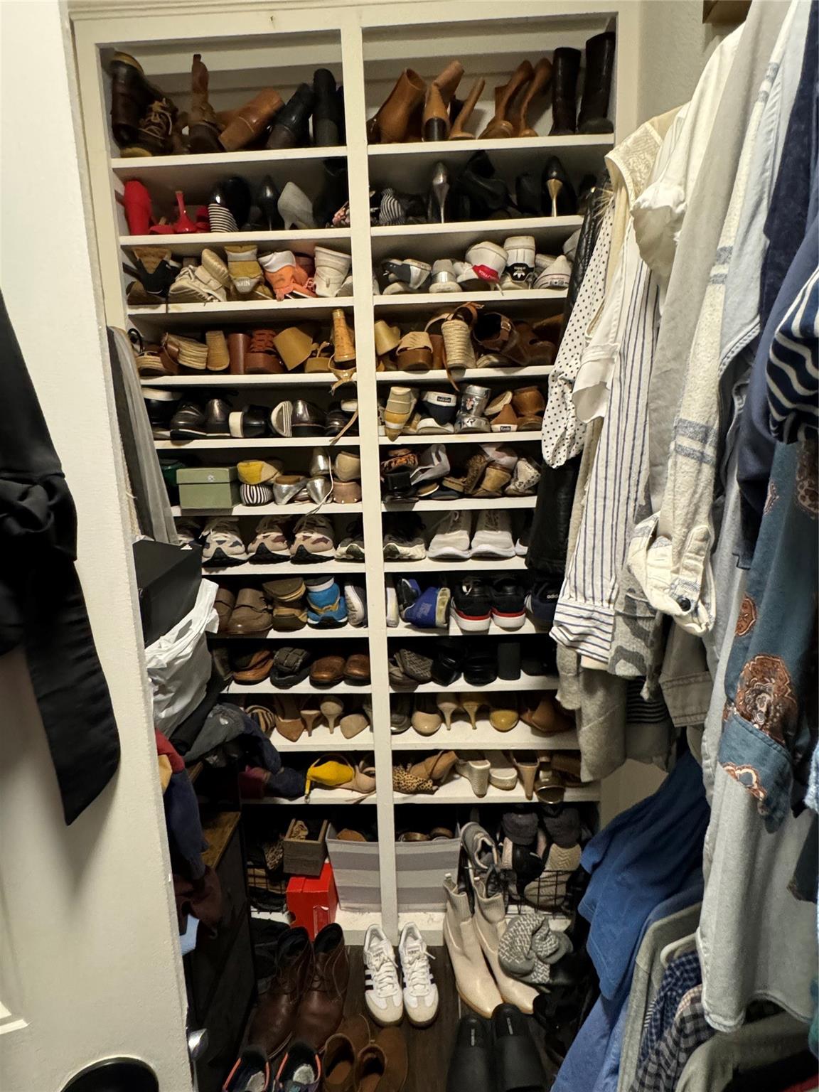 291 Brian Ln, Kyle, TX 78640