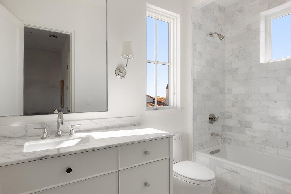 4401 Amarra Dr # 14, Austin, TX 78735