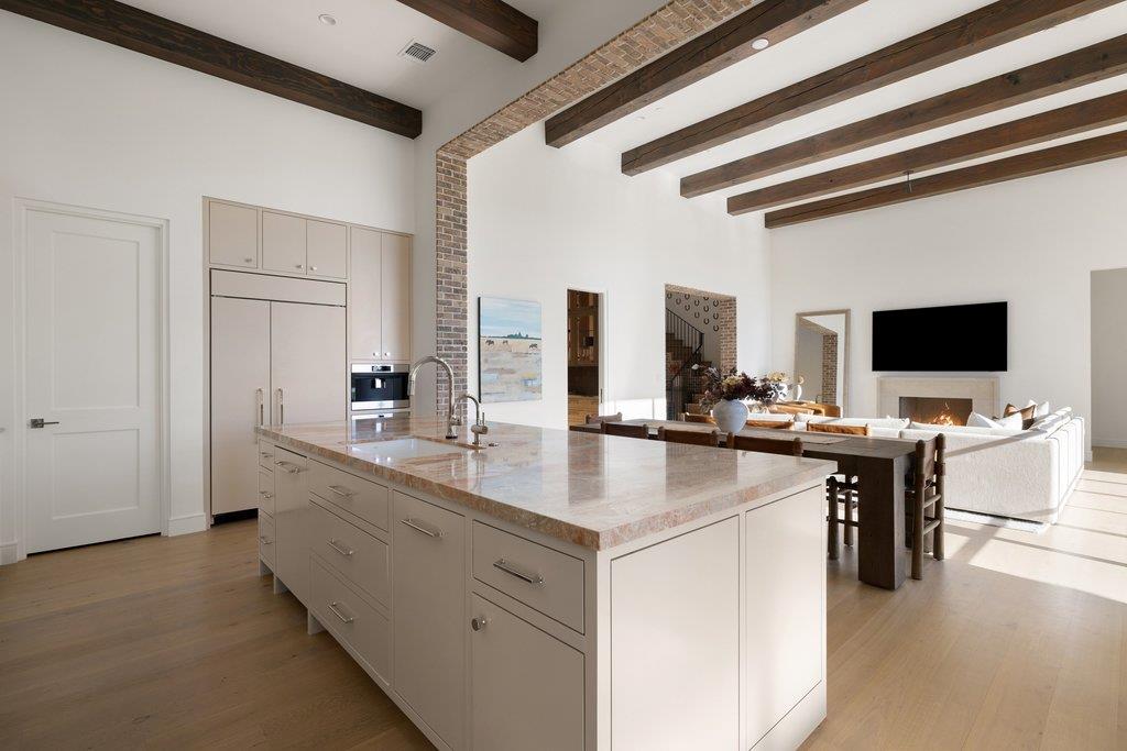 4401 Amarra Dr # 14, Austin, TX 78735