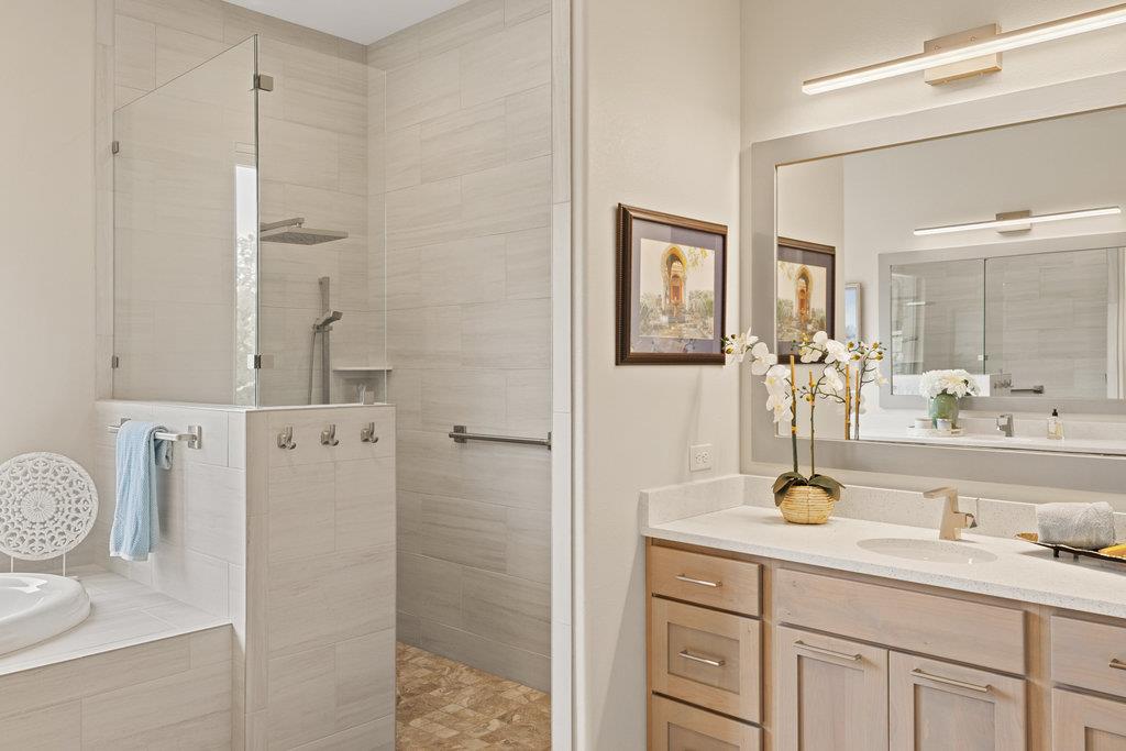 1313 Democrat St, Blanco, TX 78606