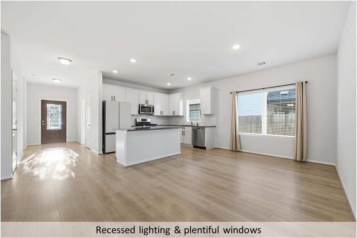 204 Bethany Creek Dr, Hutto, TX 78634