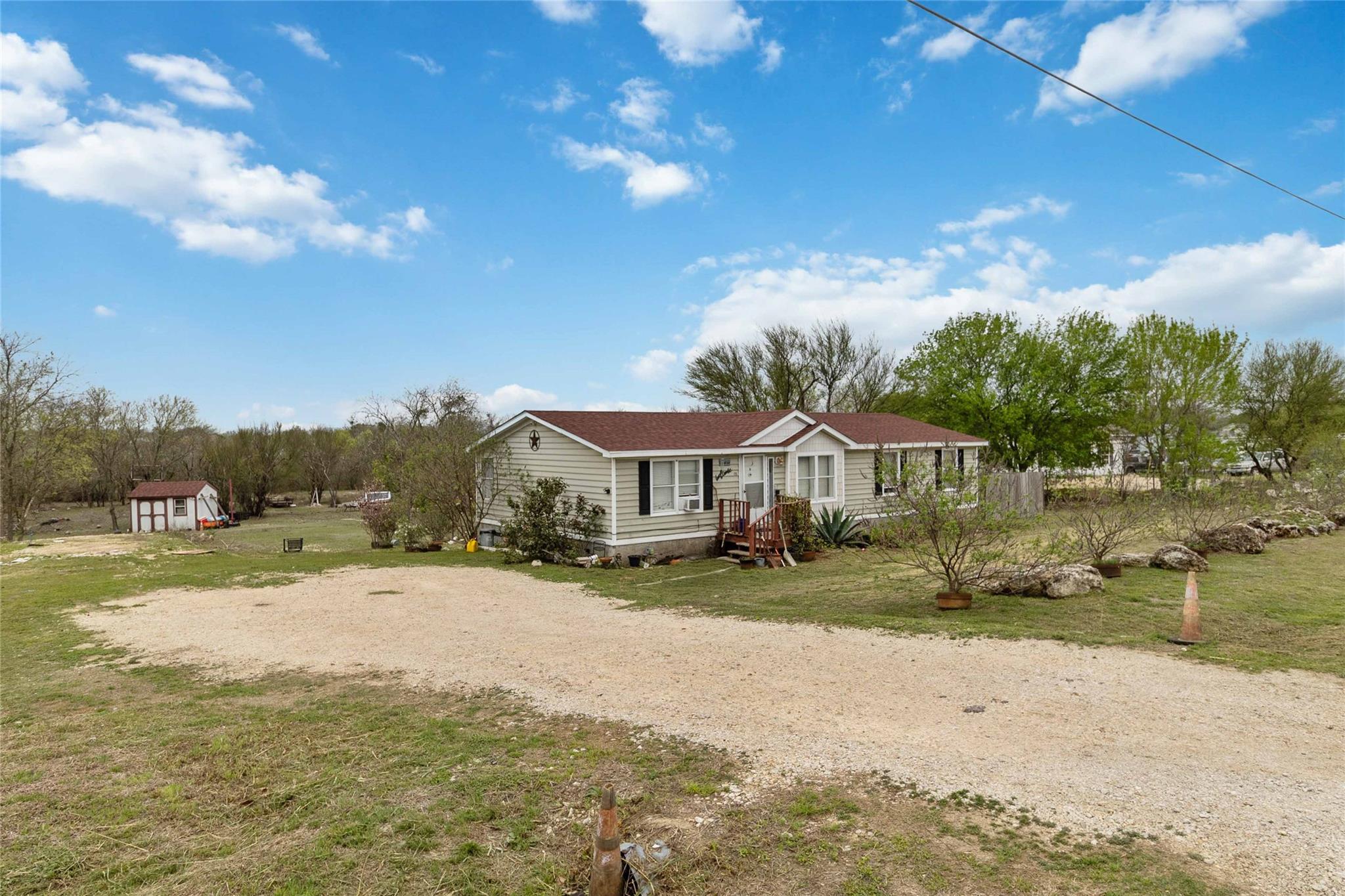 1225 Grandview Dr, San Marcos, TX 78666